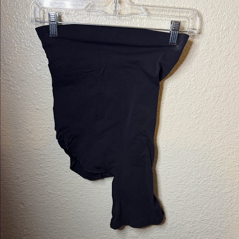Skims 4X Women's Black Shapewear Right Leg Exposed